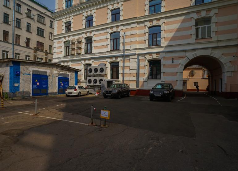 Ferrein plaza: Вид паркинга